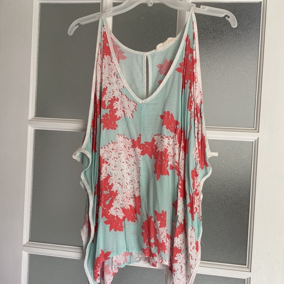 Cold shoulder top - Picture 2 of 3